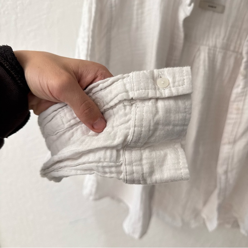 Universal Thread Large Classic Fit White Cotton Gauze Button Down - Picture 4 of 6